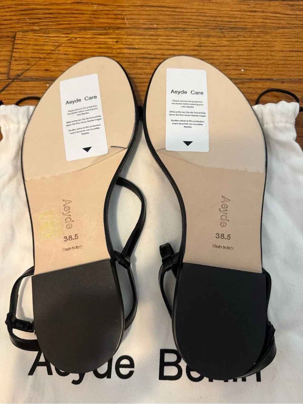 Never Worn Aeyde Nettie Leather Strap Sandals in black!